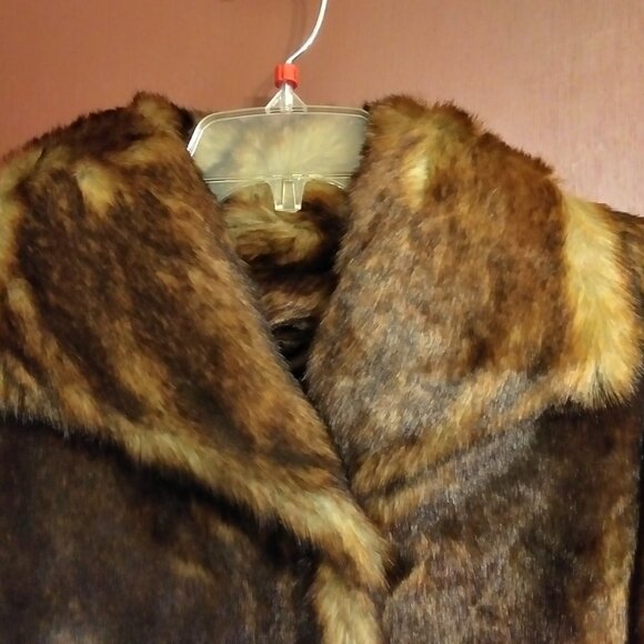 WOMENS WINTER PILE MID-LENGTH COAT BY CHADWICKS OF BOSTON/WOMENS SIZE SMALL - Picture 3 of 7